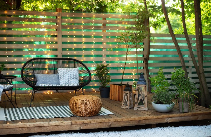 Terrasse mit verschiedenen Böden