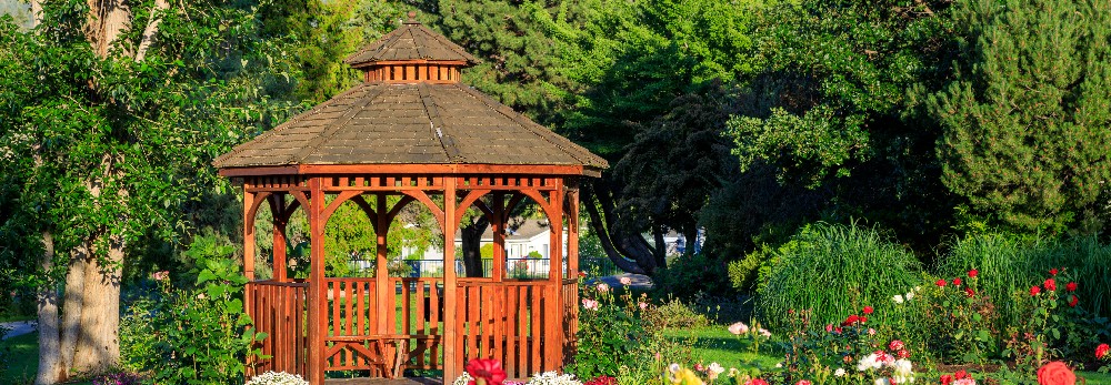 Gartenlaube im Garten
