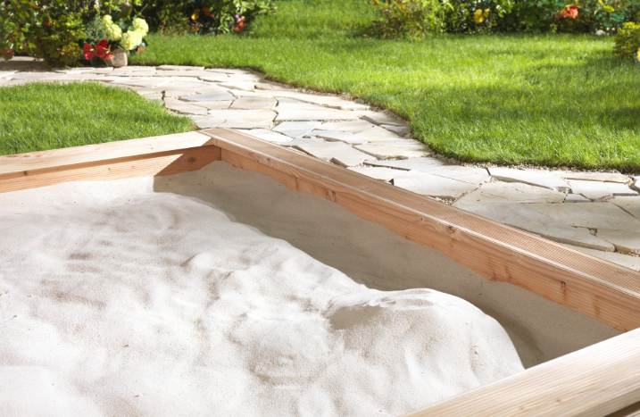 Sandkasten aus Holz