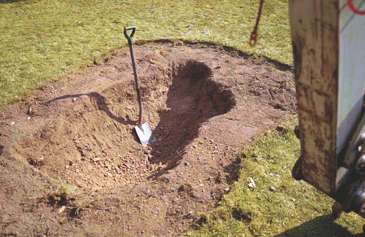 Teichgrube wird ausgehoben