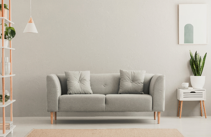 Minimalistisch eingerichtetes Wohnzimmer