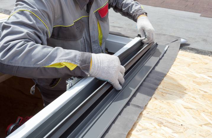 RT Dachfenster Blendrahmen 20 51 717x467