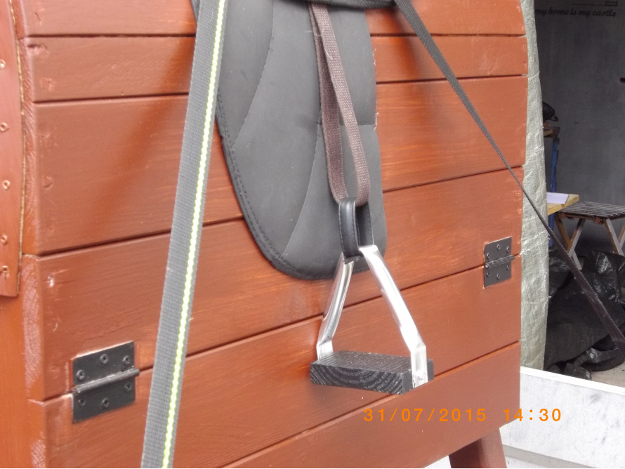 Holzkonstruktion mit Steigbügel