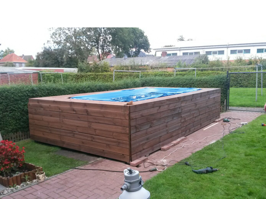Pool Umrandung