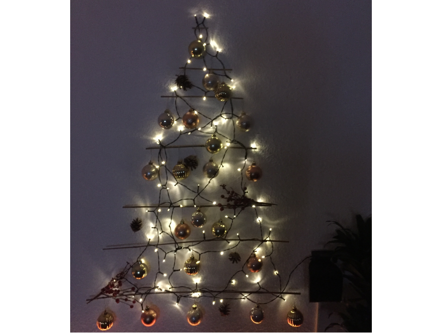 Weihnachtsbaum an der Wand