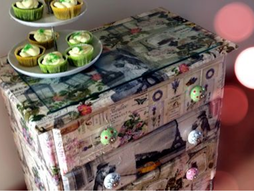 Serviettentechnik Kommode