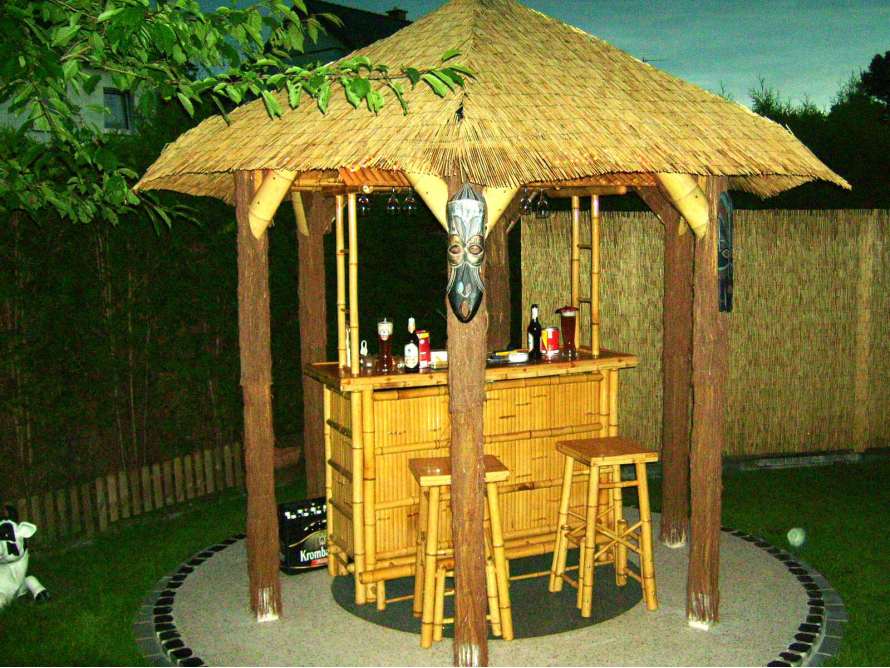 Poolbar gebaut