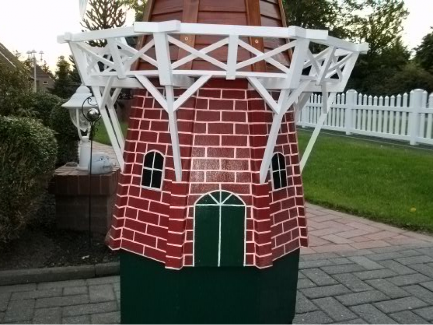 Garten-Windmühle aus Holz