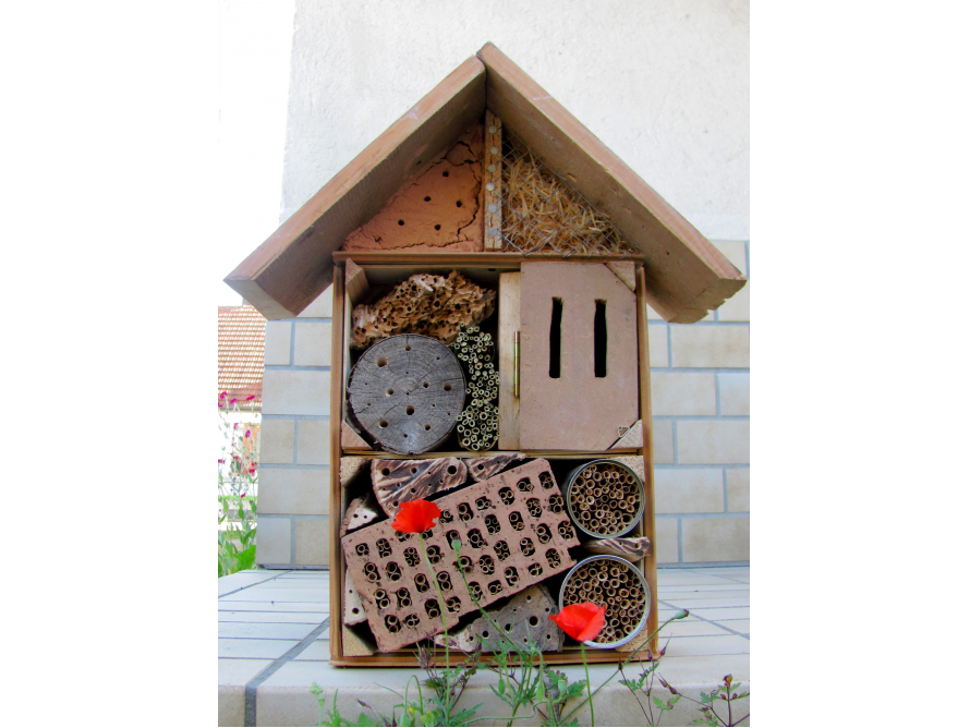 Insektenhotel aus Holz