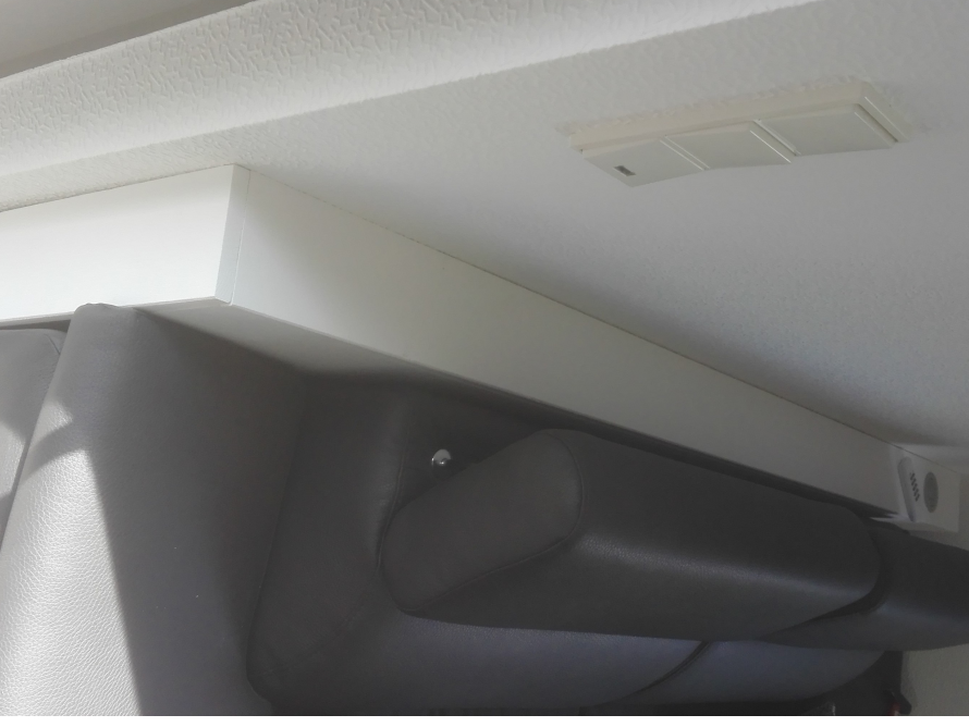 Multifunktionale Sofa-Ablage