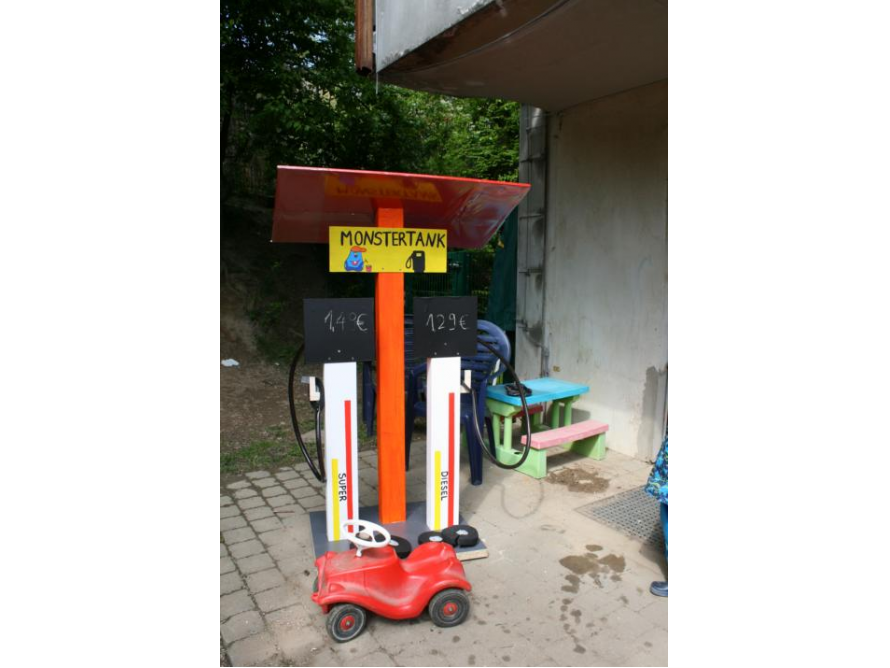 Spiel-Tankstelle für Bobby Cars