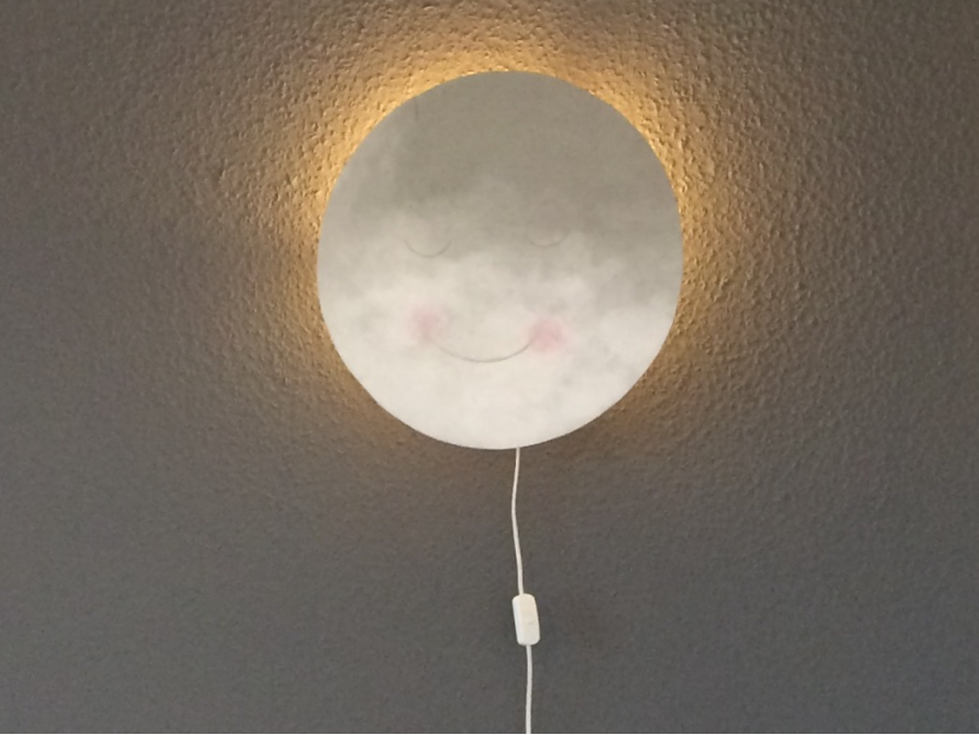 Leuchtende Mond-Wandlampe mit Gesicht
