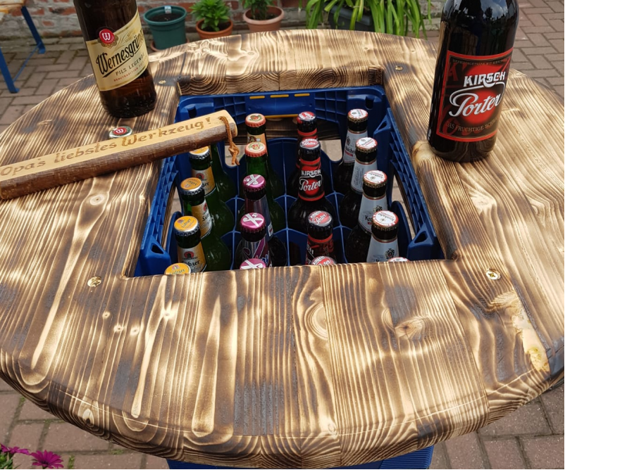 Stehtisch für Bierkästen