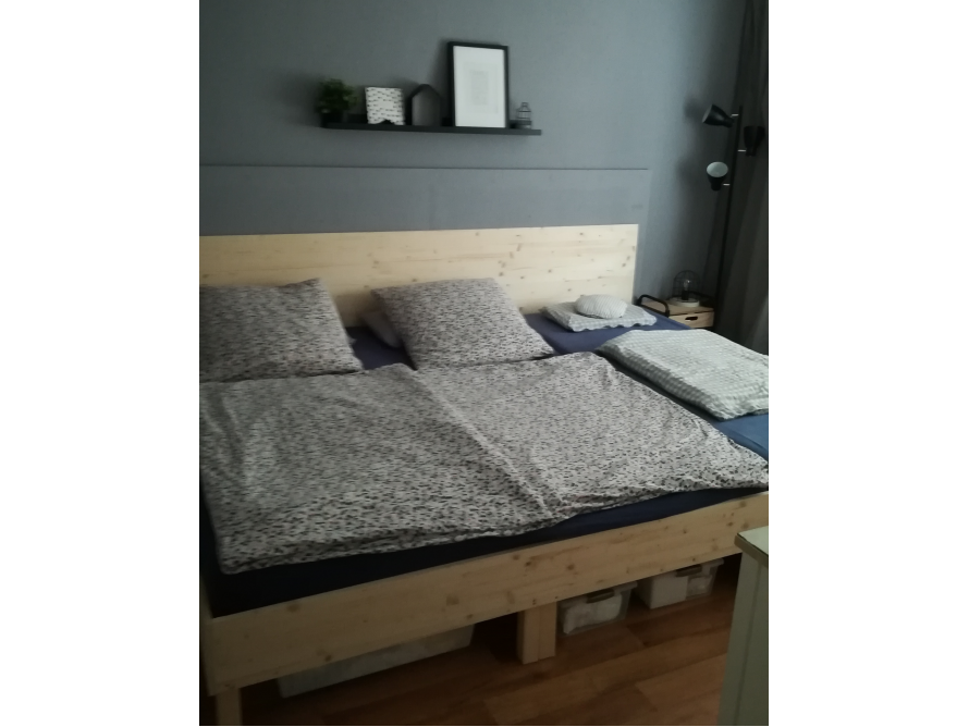 Wir haben ein Familienbett gebaut