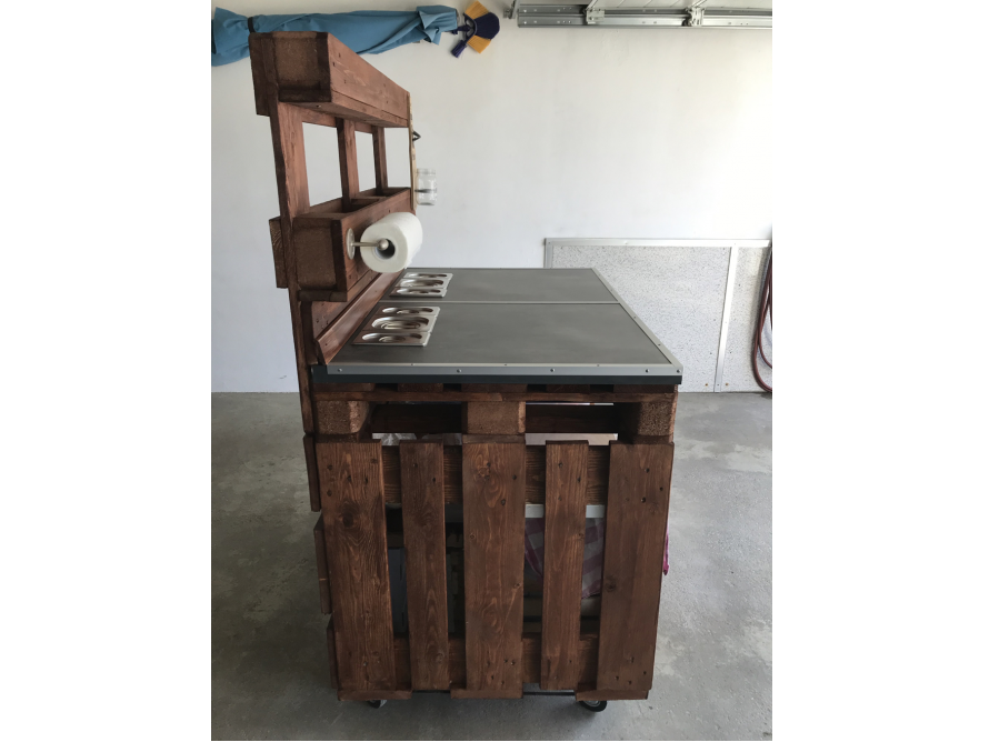 Rollwagen aus Holz mit Edelstahlplatte