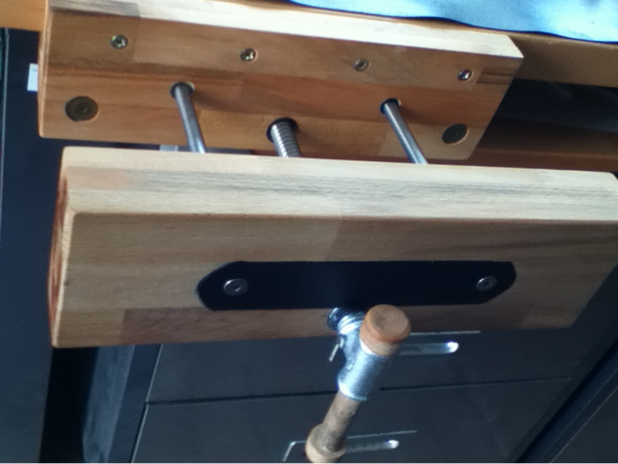 Schraubstock aus Holz