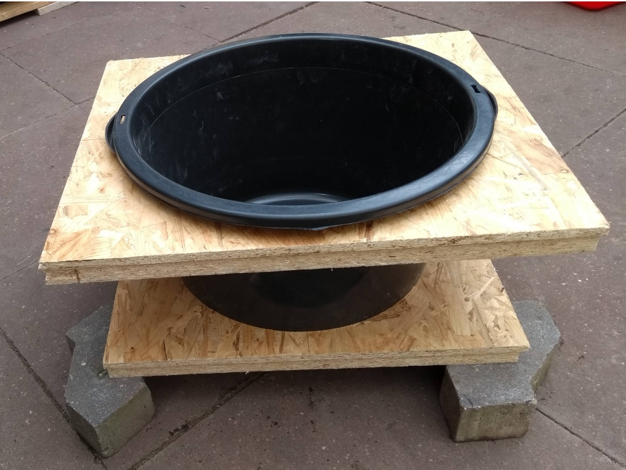 Mörtelwanne auf Holzkonstruktion