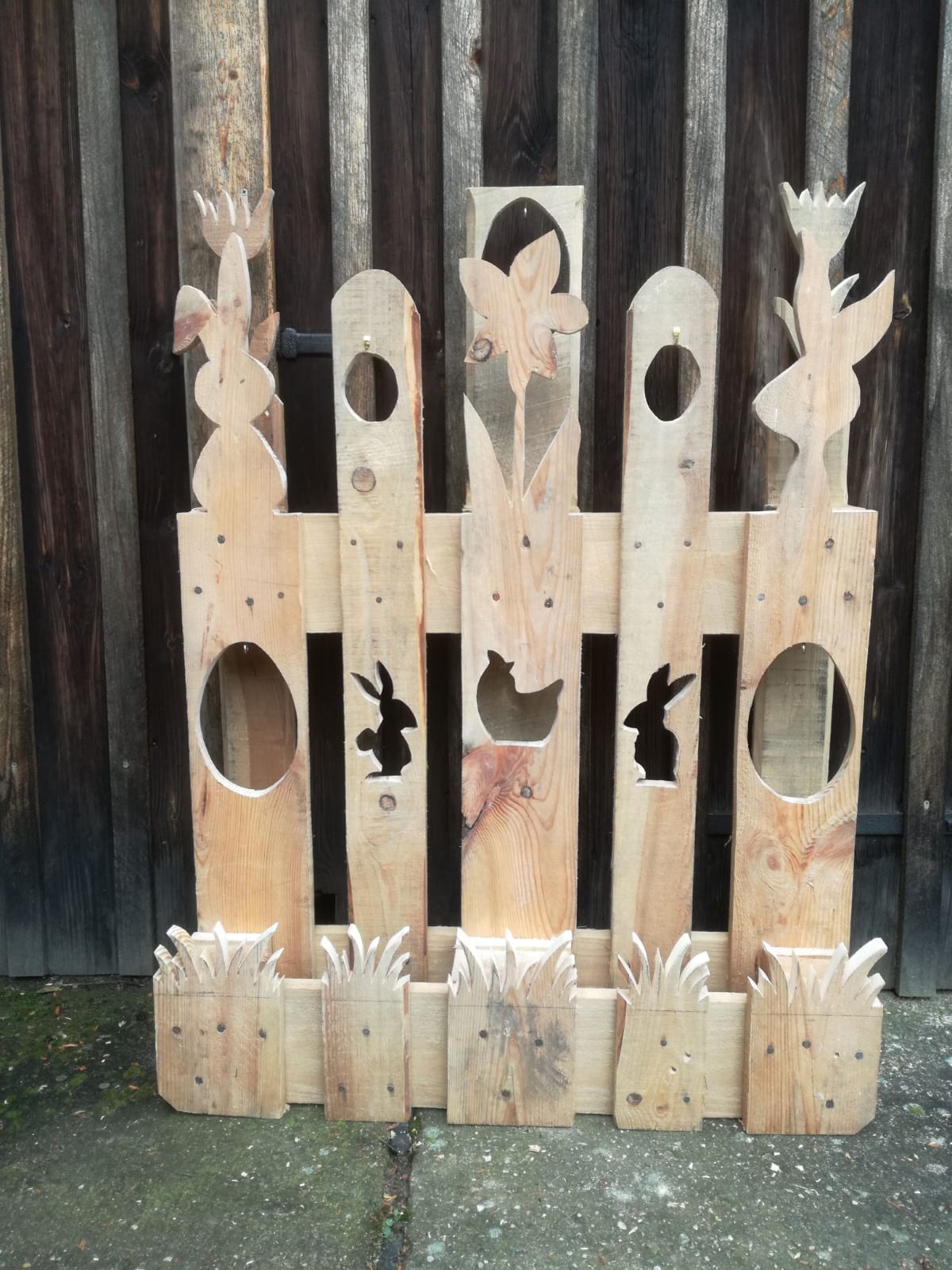 Dekorativer Gartenzaun aus Holz