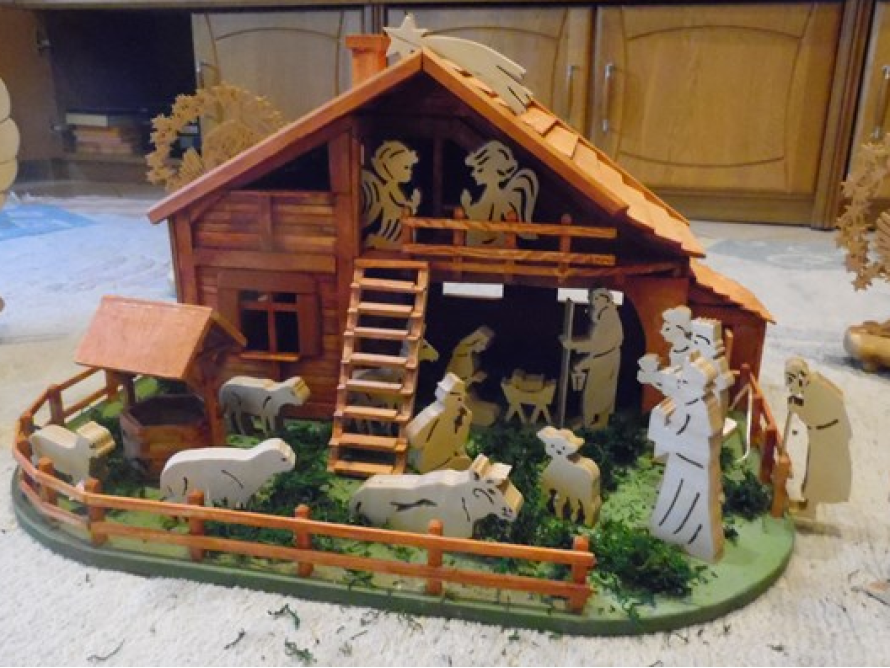Weihnachtskrippe aus Holz