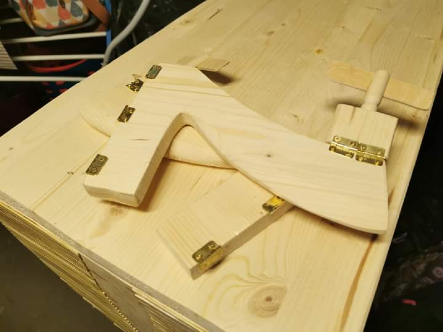 Holzbretter mit Scharnieren