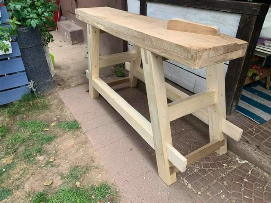 Robuste Hobelbank aus Holz