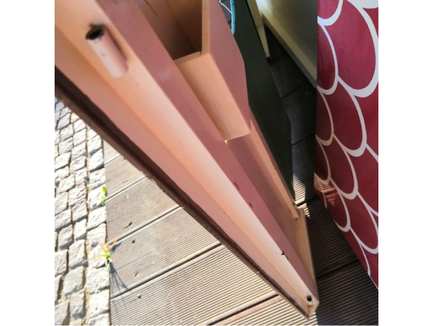 Holzrahmen einer Tür oder eines Fensters