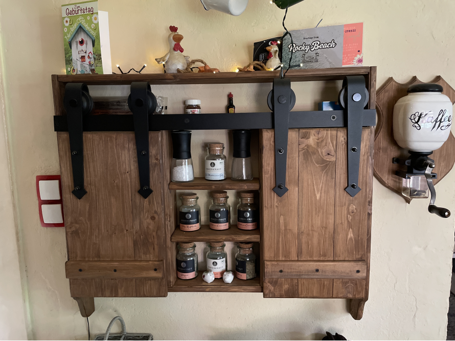 Gewürzregal aus Holz
