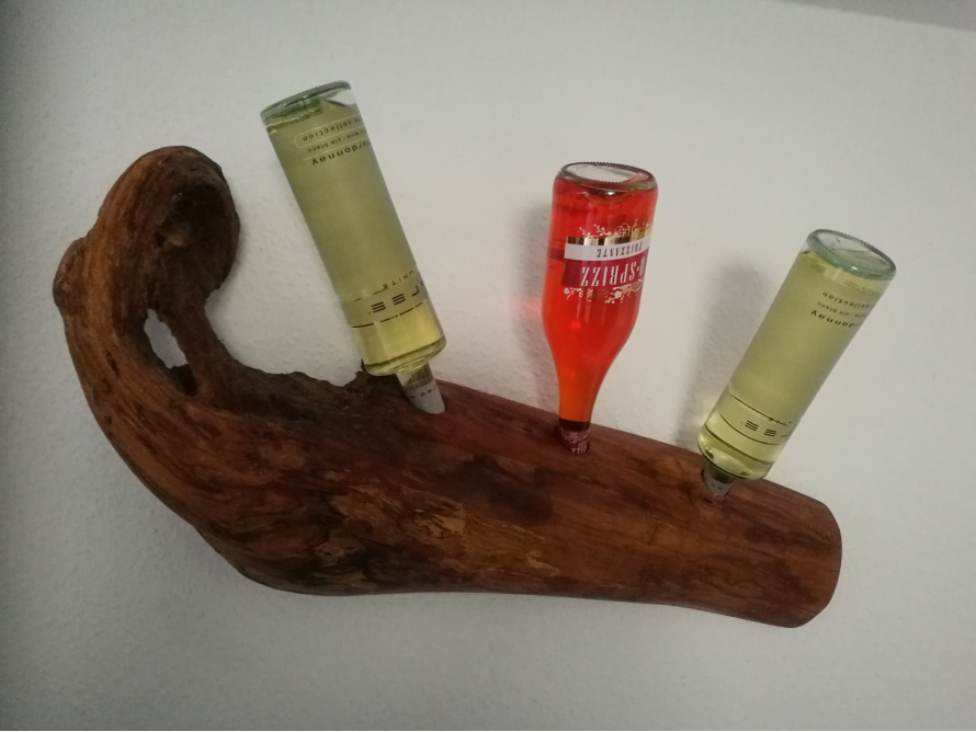Rustikaler Flaschenhalter aus Treibholz
