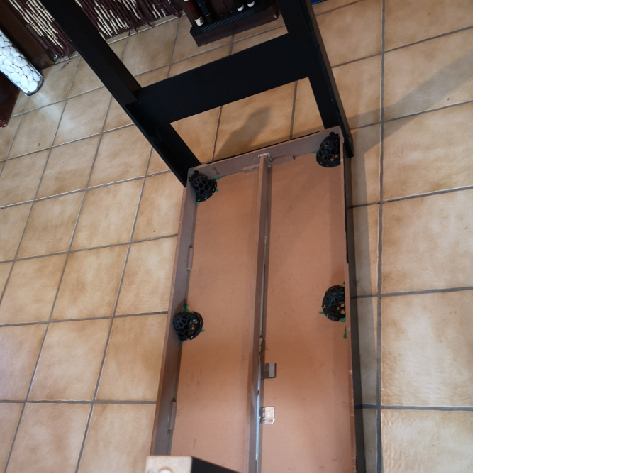 Unterseite eines Möbelstücks