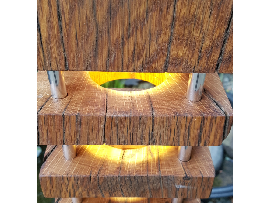Holzlampe mit Beleuchtung