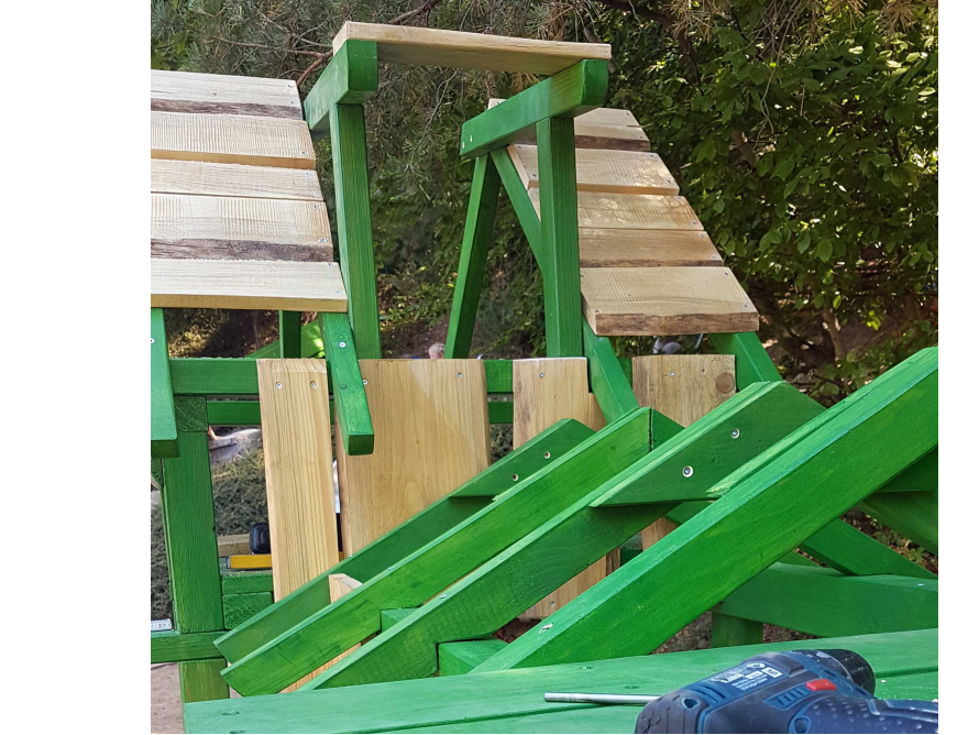 Gartenhaus-Rohbau mit Akkuschrauber