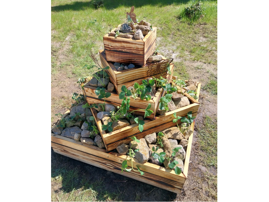 Mehrstöckiges Hochbeet aus Holz