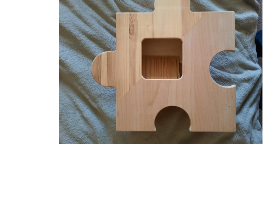 Holzpuzzleform mit Fächern