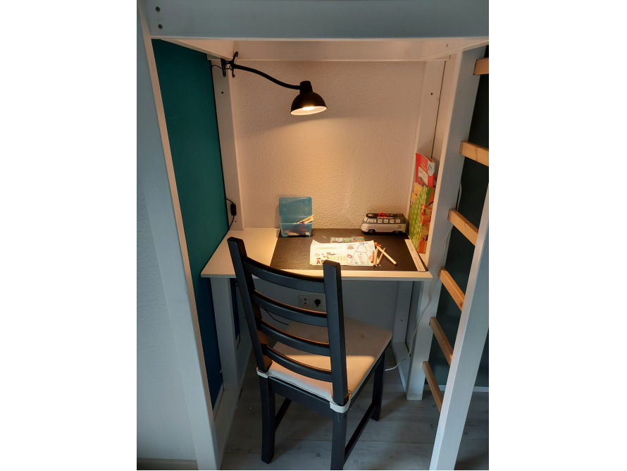 Schreibtisch unter Etagenbett