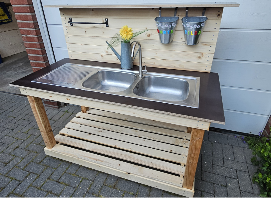 Spielküche aus Holz