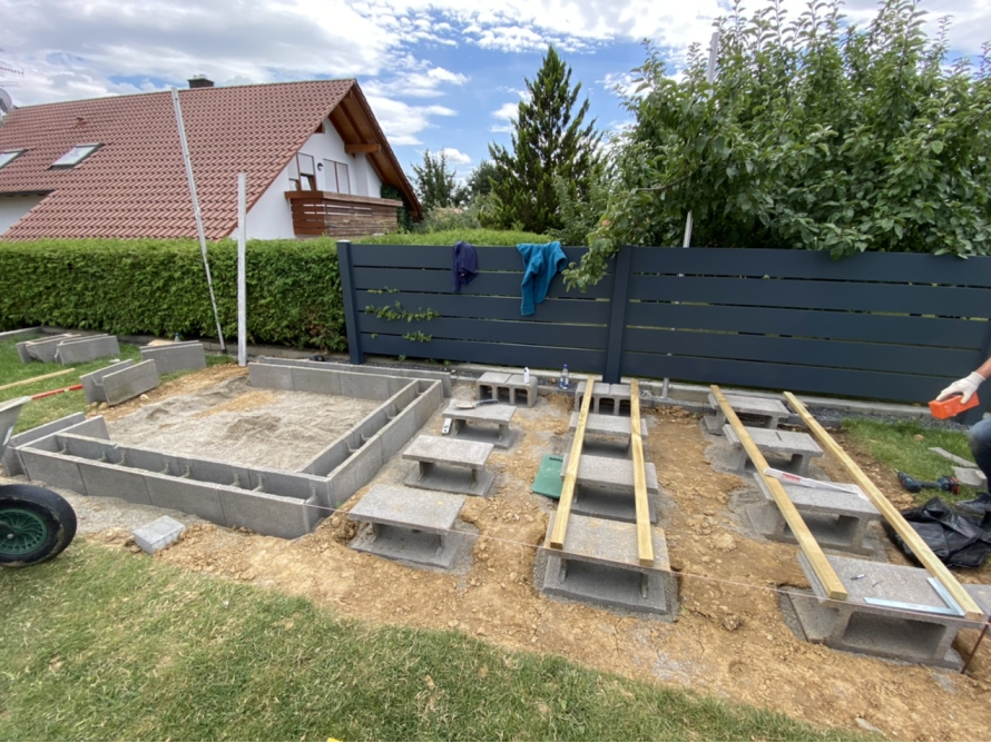Fundament eines Gartenhauses