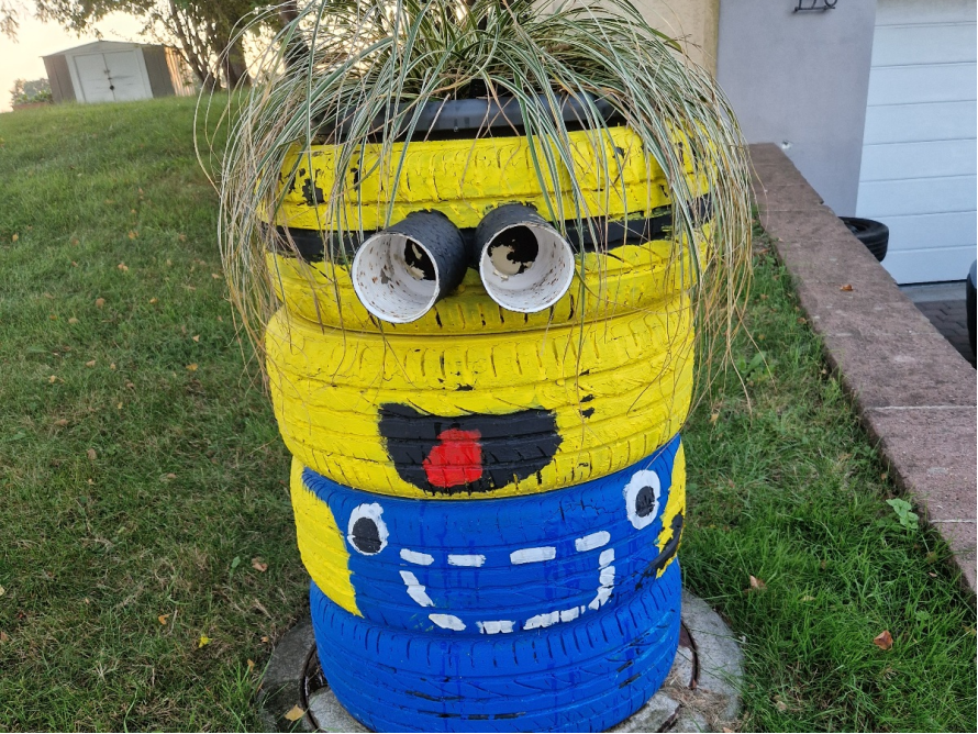 Minion aus Autoreifen