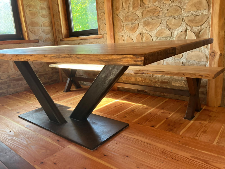 Echtholztisch mit Sitzbank