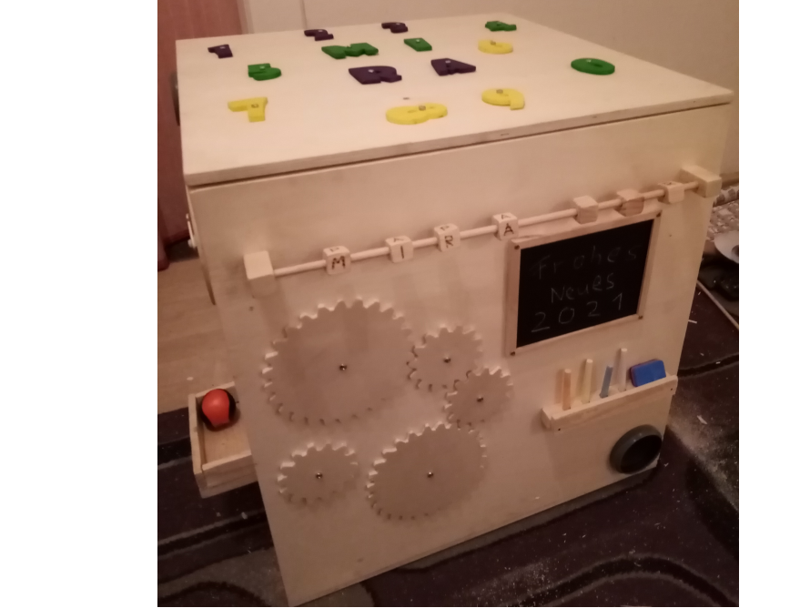 Ein selbstgebautes Busyboard aus Holz