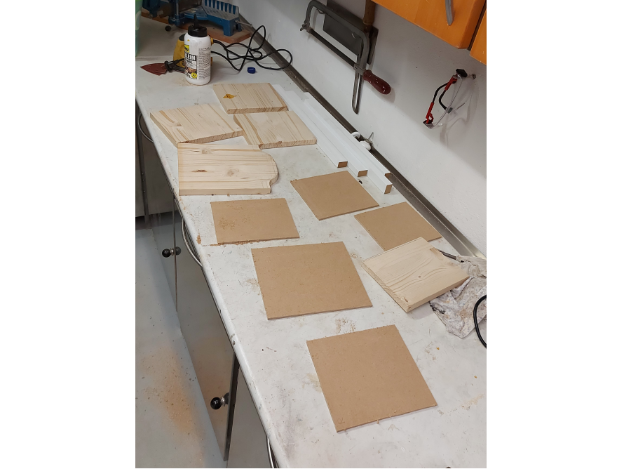 Zuschnitte für ein Vogelhaus