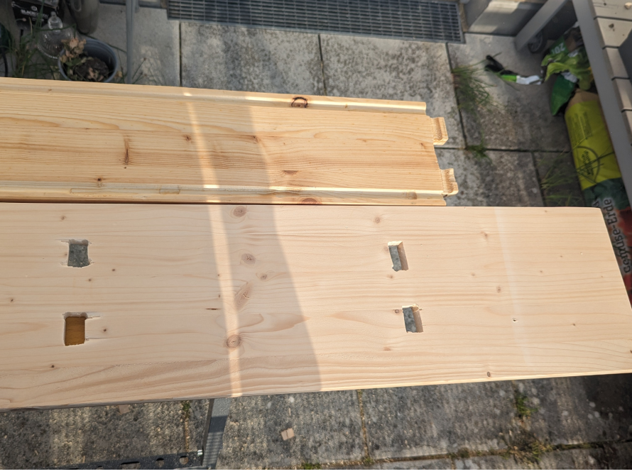 Holzbalken für ein Gartenhaus