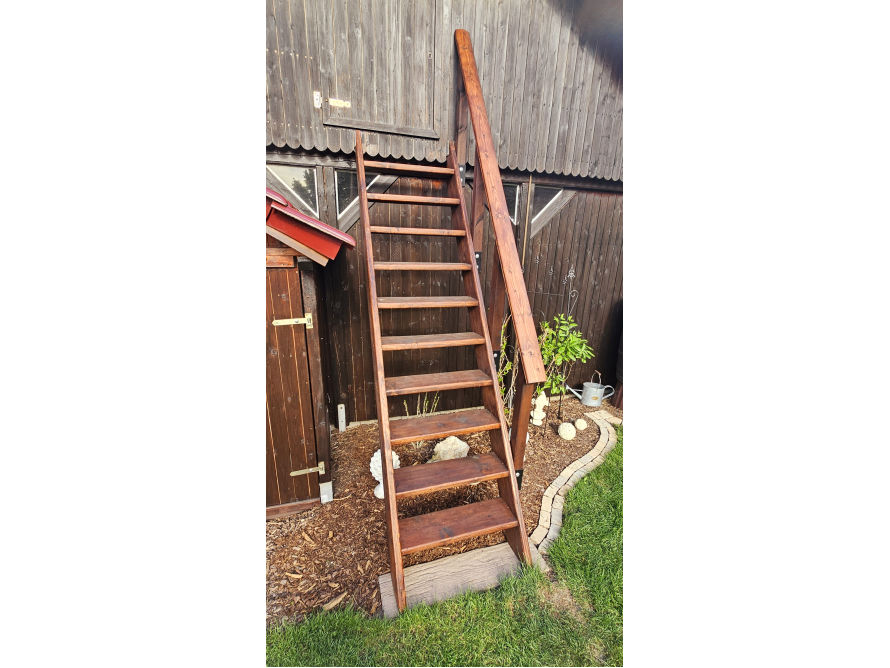 Treppe für Carportdachboden