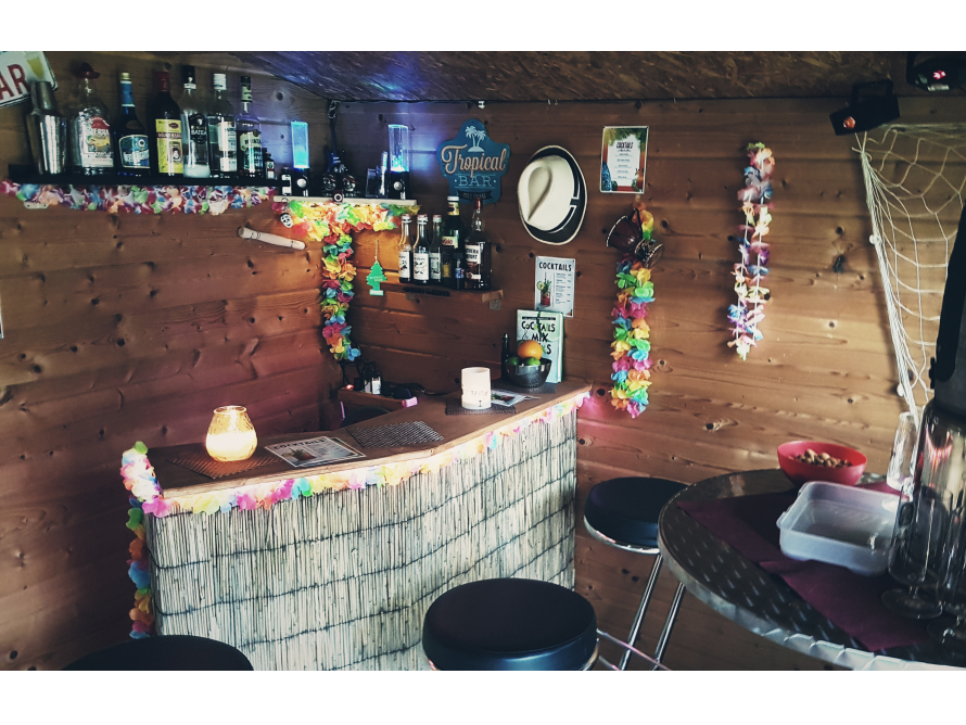 Bar im Hawaii-Stil