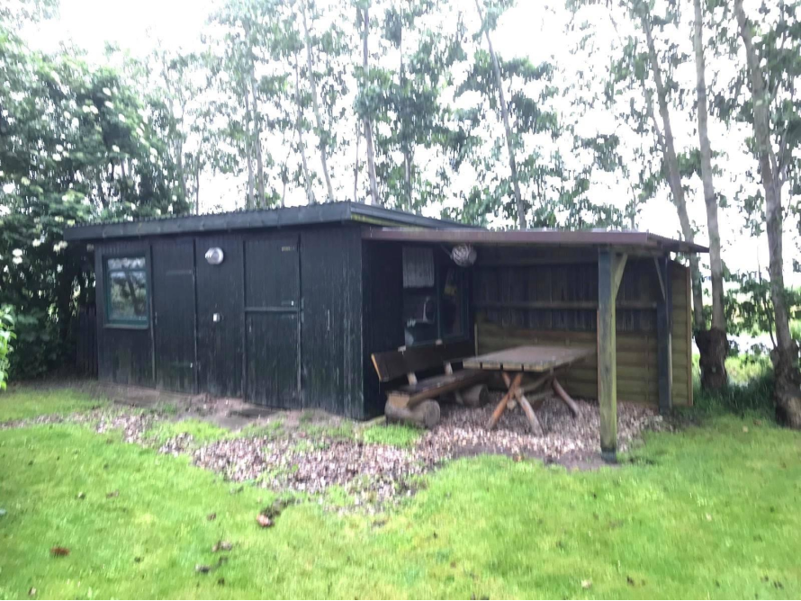 Gartenhaus mit Überdachung