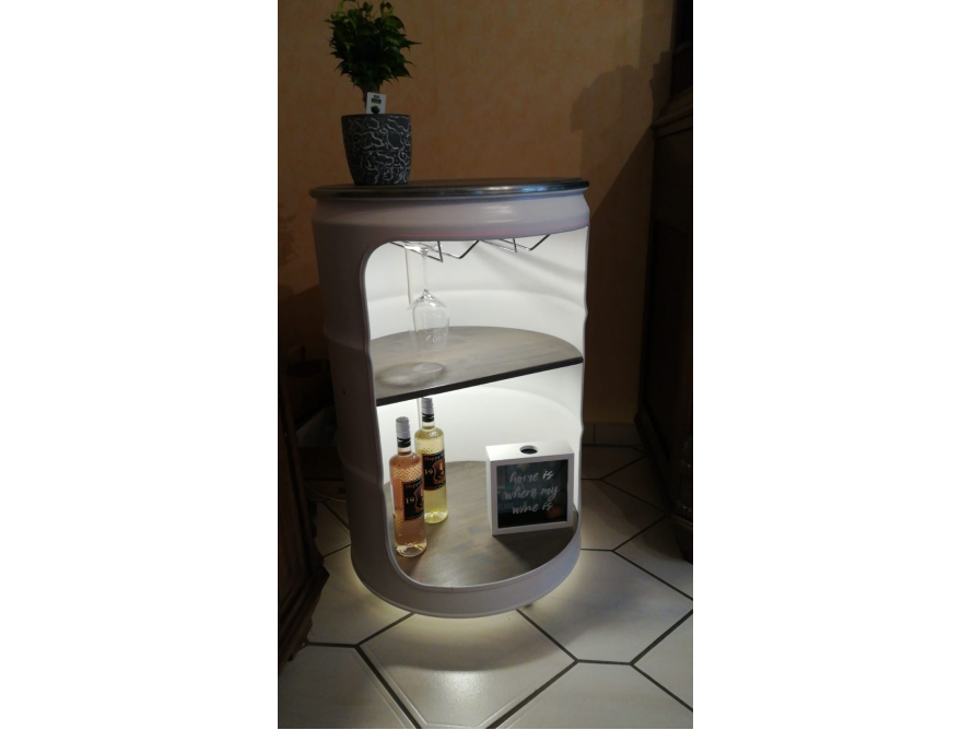 Stehtisch aus einem Fass