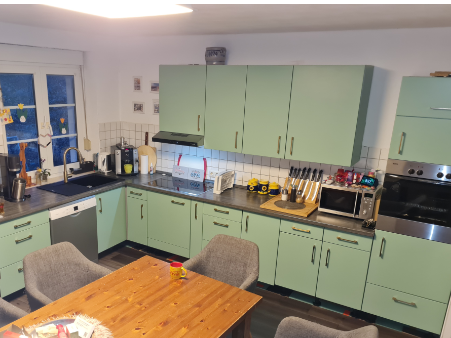 Moderne Küche in Mintgrün